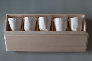 画像1: うすはり五勺盃・Sakeグラス 5個用木箱